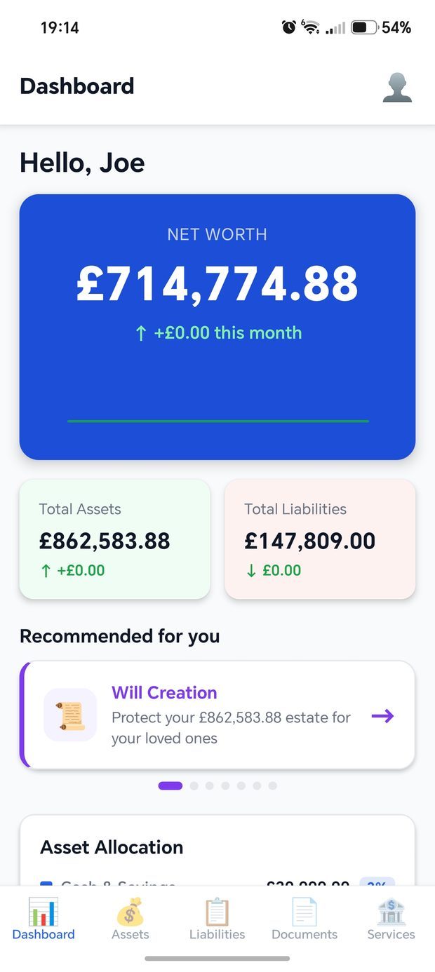Seecle dashboard screen showing total net worth, total assets and total liabilities at a glance